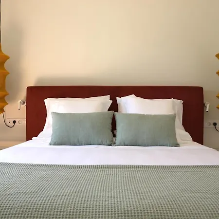 Set * Cadaques