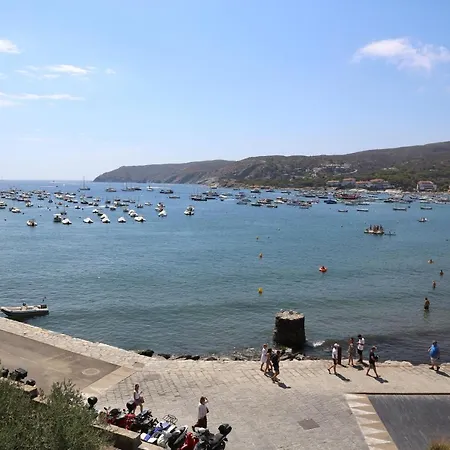Set Cadaques